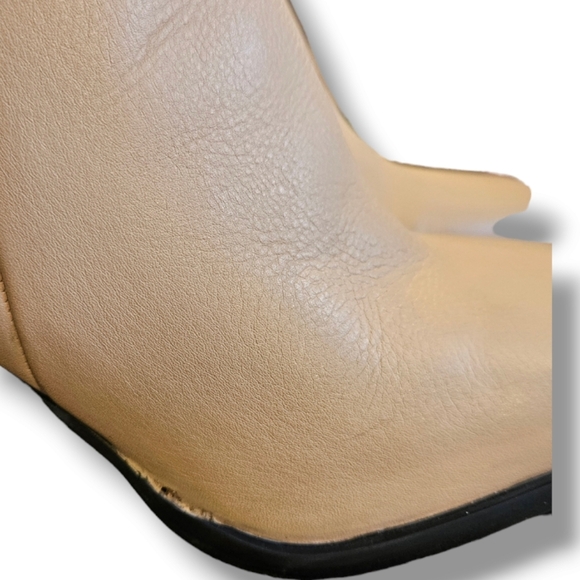 Block heeled ankle boots - Picture 7 of 8